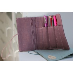 Estuche lino BEP berenjena. ARTESANO. EST-lin-BER · PAP4008