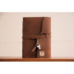 Funda cuaderno de cuero. ARTESANO. Tres libretas intercambiables. CuAr-01-MAR · ARTE10400