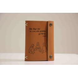 Funda Evangelio de cada...: No dejes caer ni una sola palabra por tierra. ARTESANO. Marrón. EV6005 ·