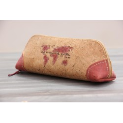 Estuche corcho: Que ninguno se pierda (triangular). ARTESANO. EST-nin-ROJ · PAP4006