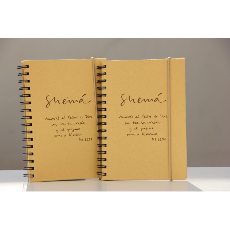 201-SHEMÁ. A5 espiral kraft con elástico natural. SHE-204 · PAP201