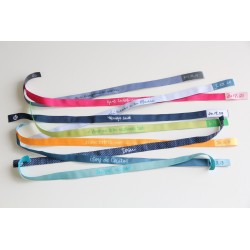 Pulsera tela El amor me lo ha explicado todo