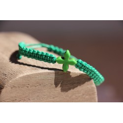 Pulsera macrame cruz de piedra verde Mod1536