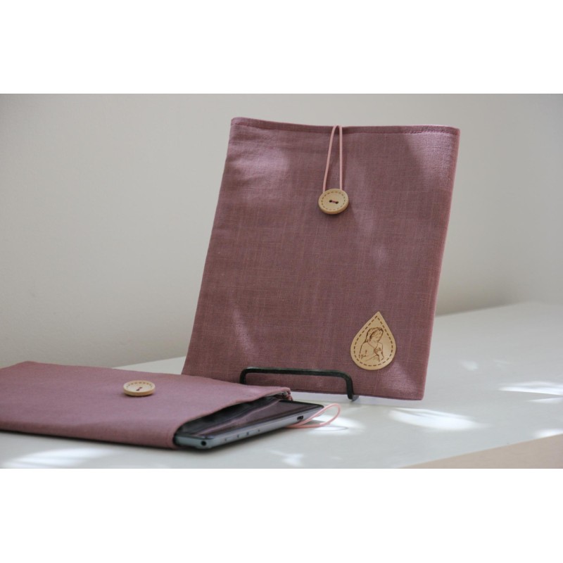 Funda para Tablet con la Bella Patora (Berenjena). ARTESANO. Bep-Ber · POPU3