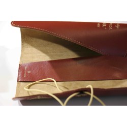 Funda para libro. Rojo oscuro. ARTESANO. Fun-lib-Roj ·AFva10421