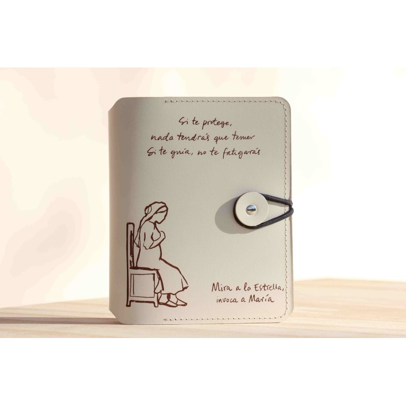 701- BELLA PASTORA. A6. Sandshell. BEP-703-SAN · PAP1002p