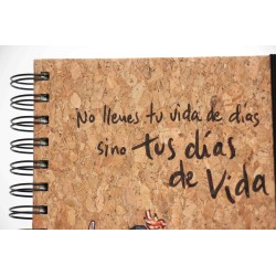 29-NO LLENES TU VIDA DE DÍAS SINO TUS DÍAS DE VIDA. A5 Corcho espiral. PINTADO A MANO. DIA-223-pin