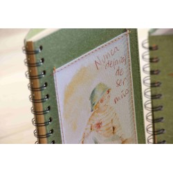 41-NUNCA DEJARÁS DE SER NIÑO. A5 espiral hojas recicladas kraft verde. SER-210-VER