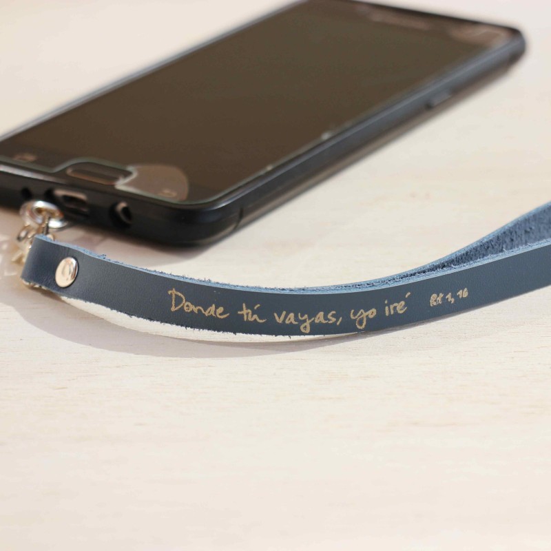 Cuelga móvil de cuero. Donde tú vayas yo iré. Azul. MOV-vay-AZU · POPU203