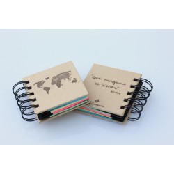 502-QUE NINGUNO SE PIERDA. Mini kraft con post it espiral. QUE-003 · PAP7011