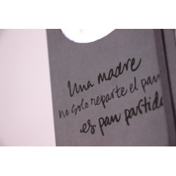 16-UNA MADRE NO SOLO REPARTE EL PAN.... Driva-GRIS. PAN-206-GRI · PAP16