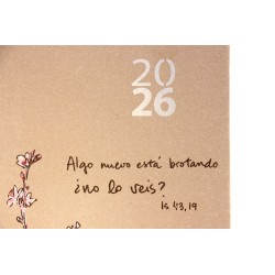 203-ALGO NUEVO ESTÁ BROTANDO. PINTADO A MANO. Agenda 2026-A5. ALG-836-NAT-pin · PAP7512