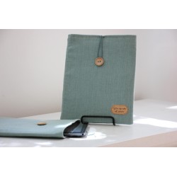 Funda para Tablet Solo queda el amor (Verde agua). ARTESANO. Amor-Ver · POPU2