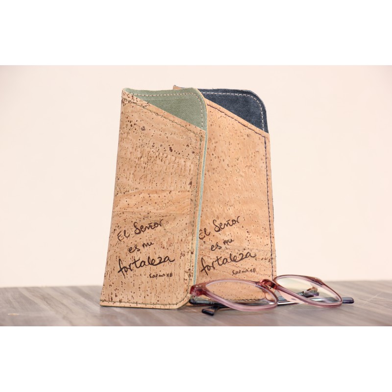 Funda para gafas de corcho: El Señor es mi fortaleza. Verde. ARTESANO. GAF-FOR-VER · POPU300