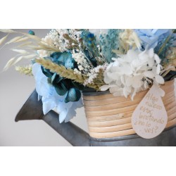 Regadera metal · Algo nuevo está brotando, ¿no lo ves?. FL130 · FLOR605